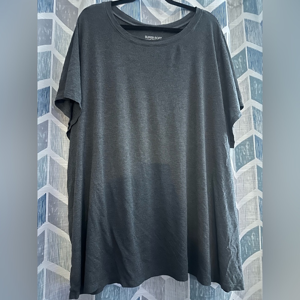 Super Soft By Torrid Top Tee TShirt Womens 5x Gray Knit Short Sleeves